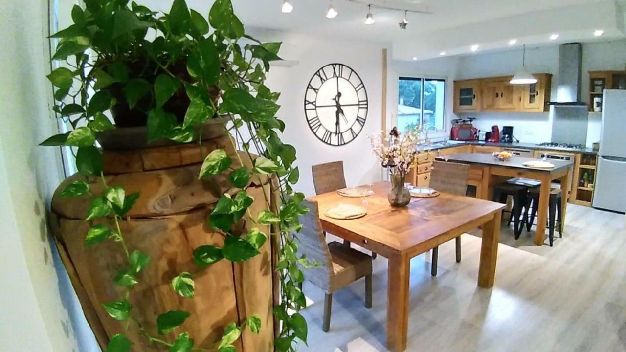 Maison De Charme แคสตรีส์ ภายนอก รูปภาพ
