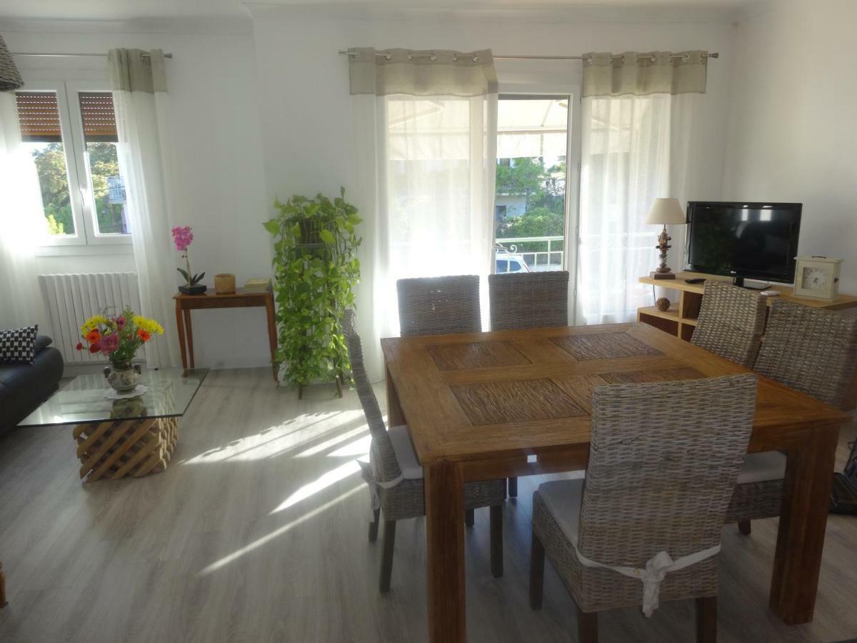 Maison De Charme แคสตรีส์ ภายนอก รูปภาพ