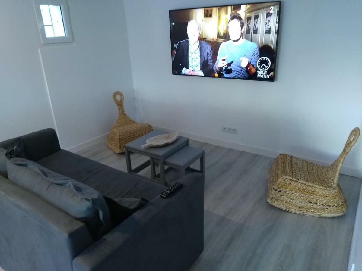 Maison De Charme แคสตรีส์ ภายนอก รูปภาพ